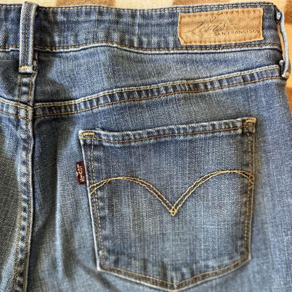 Levi's Curve Boot Cut Denim Blue Jeans Women's Size 31/32 - Picture 3 of 6
